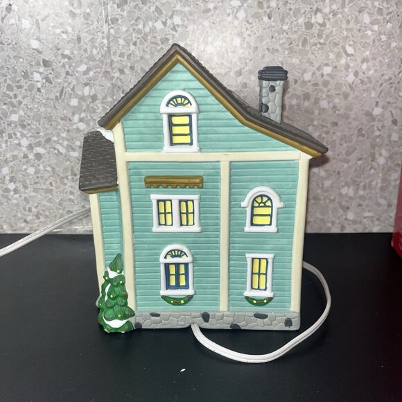 Dickens Towne Series SWEET SHOPPE 1997 Christmas Village Vintage Hand Painted - Picture 4 of 16